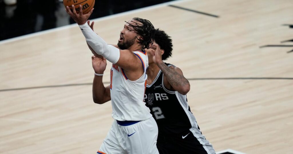 NBA Finals: Jalen Brunson scores 30 points, Knicks rally to beat Spurs in Game 1