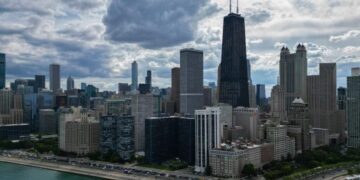 After a weekend of gun violence in Chicago, Trump renews call for military intervention