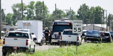 12 killed in plane crash on skydiving outing in Missouri, authorities say