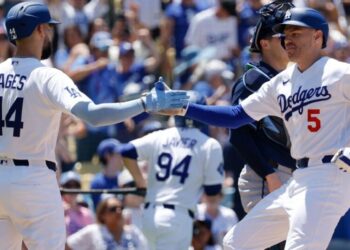 Freddie Freeman’s two-run home run helps Dodgers complete sweep of Rays
