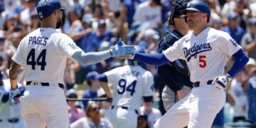 Freddie Freeman’s two-run home run helps Dodgers complete sweep of Rays