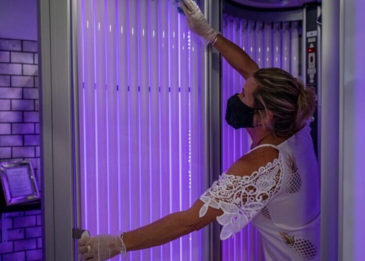 California man accused of recording nude women in tanning booths. Prosecutors call for harsher penalties