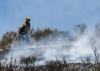 Wildfire in Riverside County grows to 2,600 acres