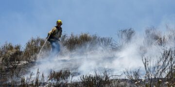 Wildfire in Riverside County grows to 2,600 acres