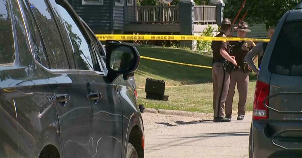Police investigate Iowa man suspected of killing 6 of his relatives and then himself