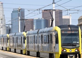 Metro plans to extend Eastside light rail to Montebello. Residents express their views