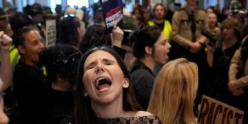 Gerrymanders, judges and an alley-oop: A look at the midterm fight for control of Congress