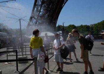 France restricts public drinking and outdoor sports as heat wave bakes parts of Europe