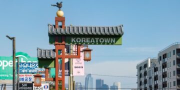Hostage call leads LAPD to illegal gambling operation in Koreatown; 26 detained