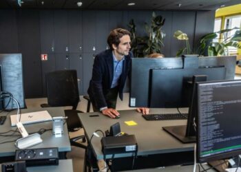 AI shakes up big law, threatening the billable hour