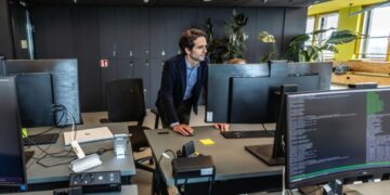 AI shakes up big law, threatening the billable hour