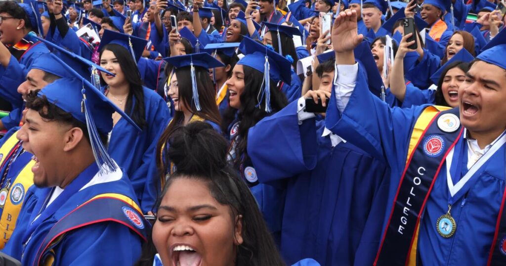 California Class of 2026 sets record for completed financial aid applications
