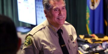 Luna leads Villanueva in early L.A. County sheriff’s race results