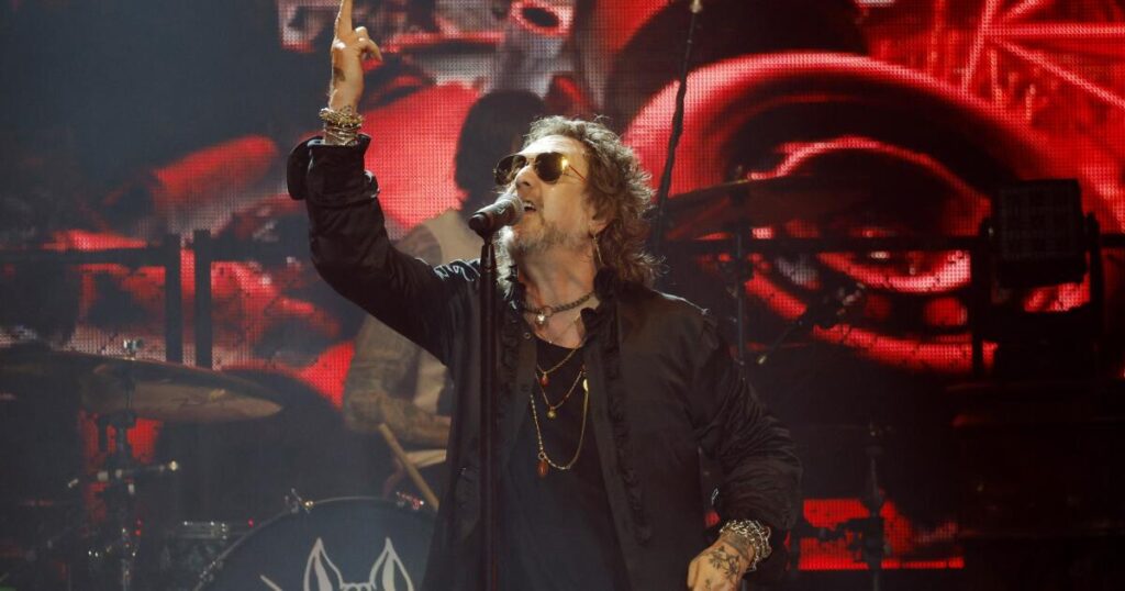 Black Crowes shoot down ‘USA’ chants, boos in Tampa: ‘Don’t know what you have to be so proud of’