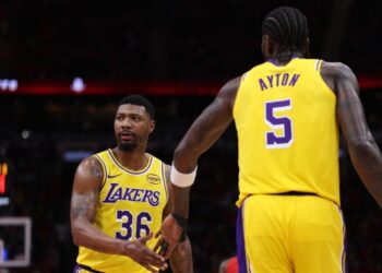 Who will sign with the Lakers? Updates on Deandre Ayton, Marcus Smart, LeBron James and more