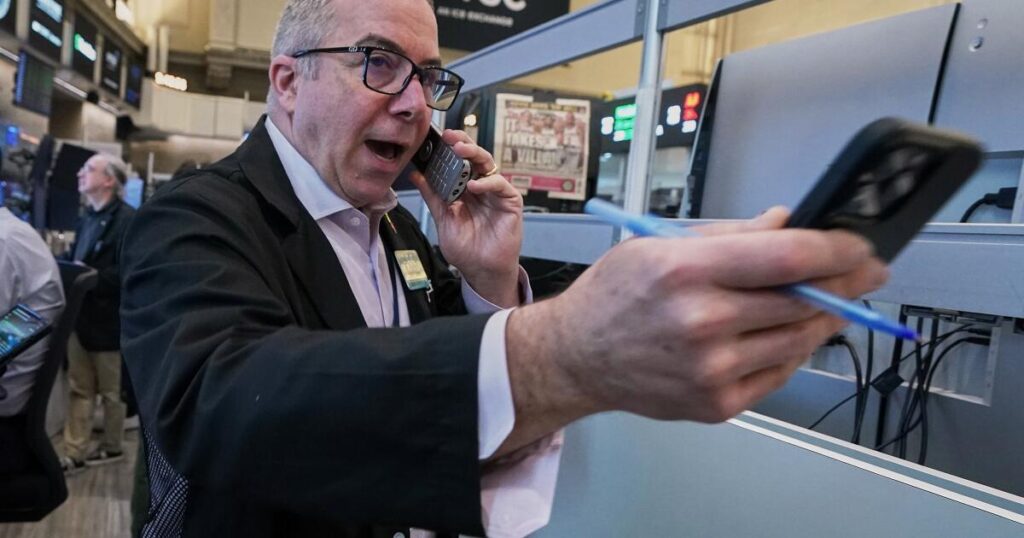 U.S. stocks drift after oil prices ease and Big Tech stocks fall