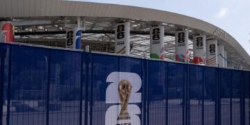 SoFi Stadium workers union announces labor deal, averting strike during World Cup