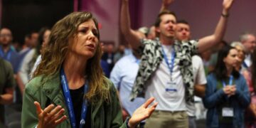 4 years running, Southern Baptists weigh tightening ban on churches with women pastors