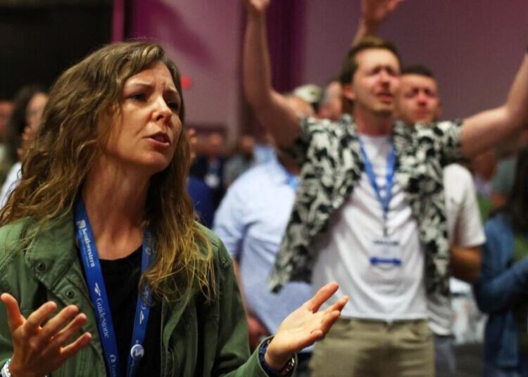 4 years running, Southern Baptists weigh tightening ban on churches with women pastors