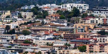 Rent-hike ban to protect fire victims ends despite gouging concerns