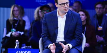 AI company Anthropic files to list shares, heating up race with OpenAI