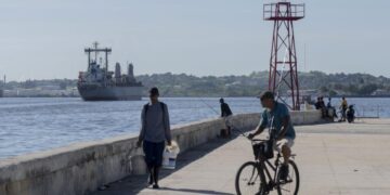 Ship ferrying aid from Mexico and Belize docks in Cuba as crises deepen