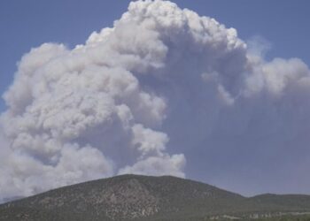 Dangerous weather hampers firefighters and leads to fireworks bans in West