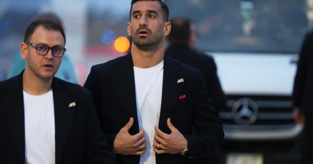 Ahead of World Cup opener in L.A., Iran lands in Tijuana wearing pins to honor schoolgirls killed in strike