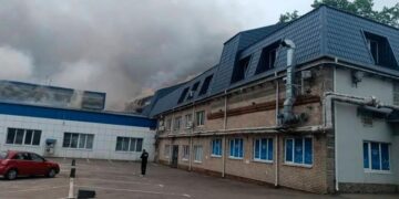 Ukrainian drones set a Moscow refinery ablaze in a major attack on the Russian capital