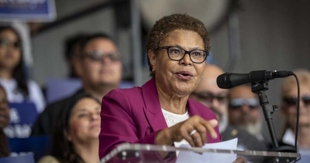 In echoes of Palisades fire, Boyle Heights fire may cost Mayor Bass politically