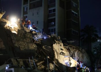Back-to-back powerful earthquakes slam Venezuela, collapsing buildings in the capital of Caracas