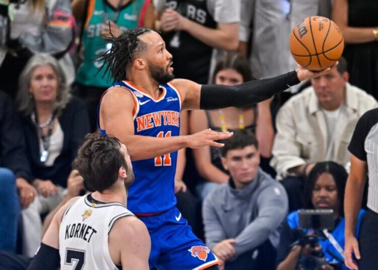 Jalen Brunson scores 45 as Knicks defeat Spurs to earn their first NBA title in 53 years