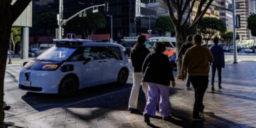 Video shows woman brutally attacking street vendor in downtown Los Angeles