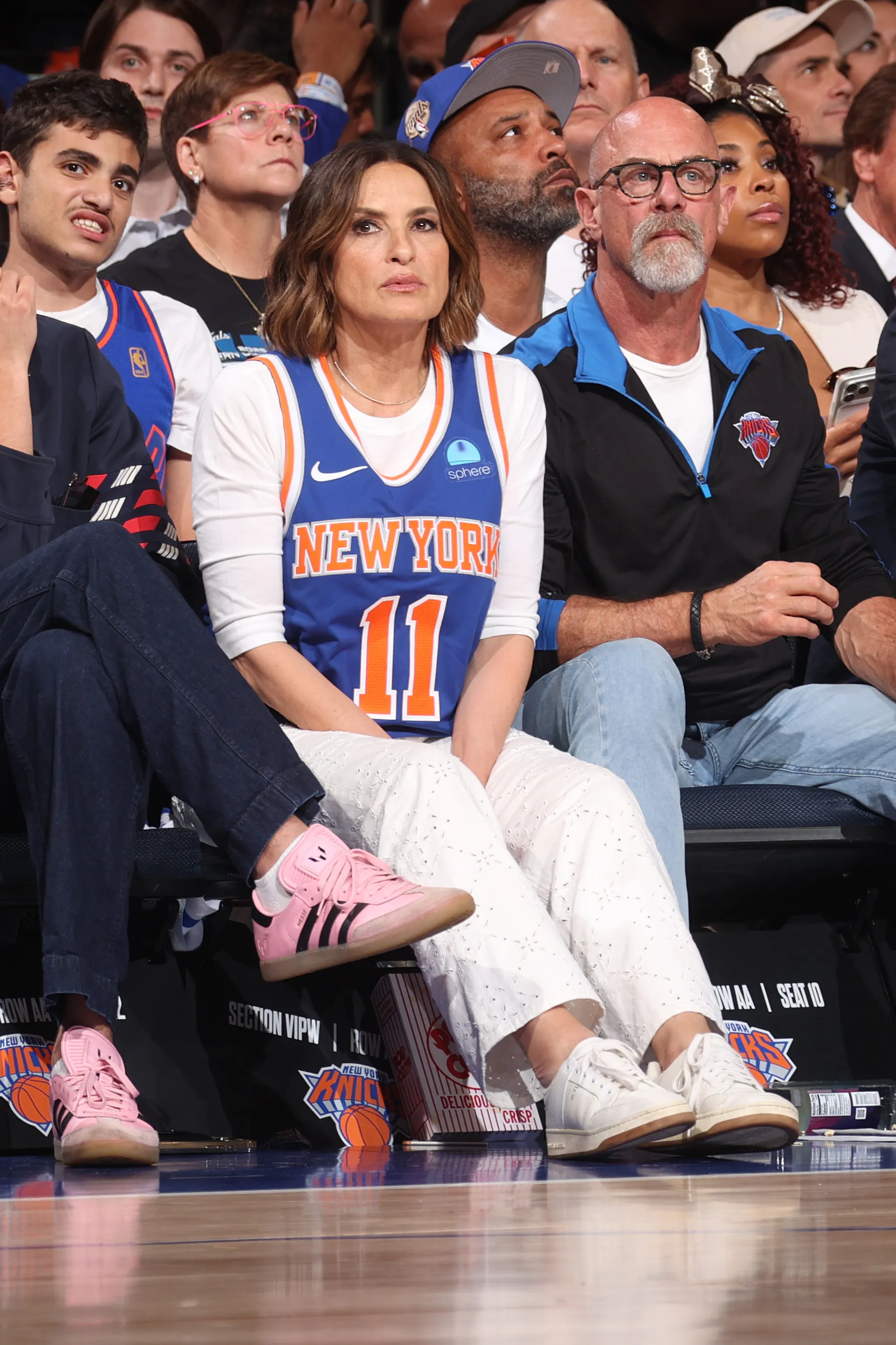 Mariska Hargitay at an NBA game between the San Antonio Spurs and the New York Knicks.