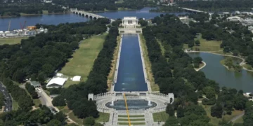 Trump’s claim fizzles as Park Service won’t back  Reflecting Pool ‘gash’ in court