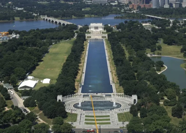 Trump’s claim fizzles as Park Service won’t back  Reflecting Pool ‘gash’ in court