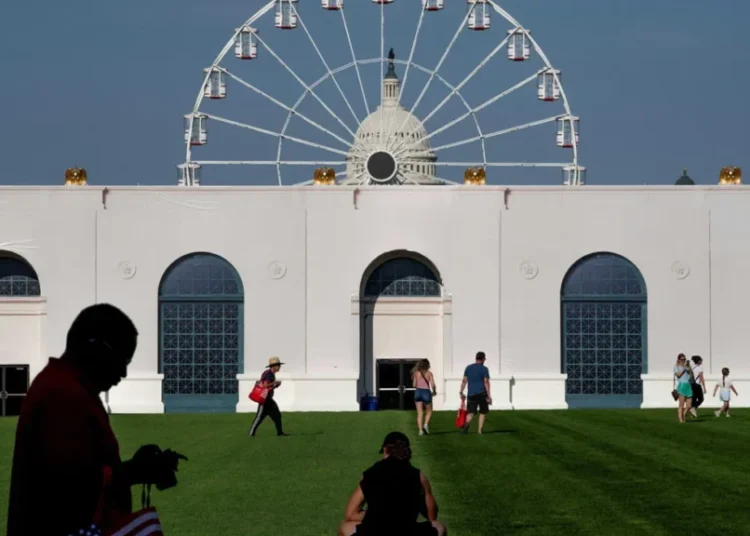 DC lawmaker takes hilarious tour of Trump’s fair: ‘Um, they ain’t got it’