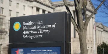 Long-time Trump ally demands the President fire all Smithsonian Institution employees