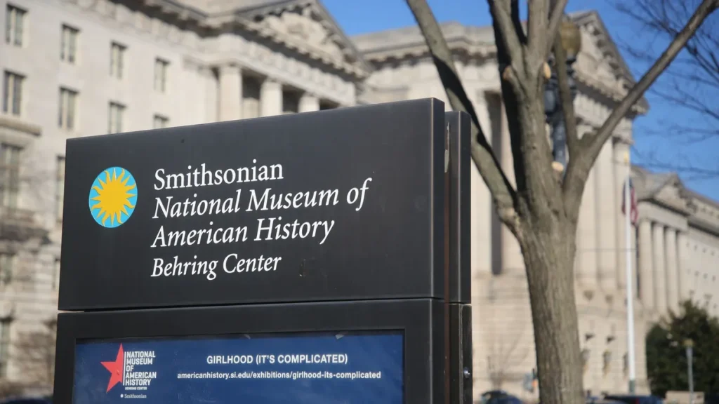 Long-time Trump ally demands the President fire all Smithsonian Institution employees