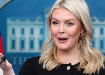 Karoline Leavitt scorched by onlookers over ‘mystery’ Reflecting Pool claim