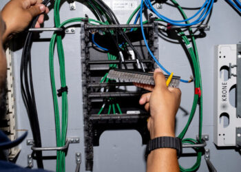 A.I. Companies Are Recruiting Electricians and Carpenters by the Thousands