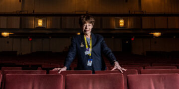 Trump Gutted the Kennedy Center. A Tour Guide Wants You to See It Anyway.