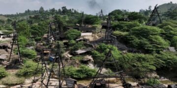 Drilling for Oil the Old-Fashioned Way in ‘Little Texas,’ Indonesia