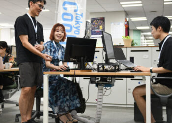 Men in Shorts Are Shaking Up Japan’s Buttoned-Down Offices
