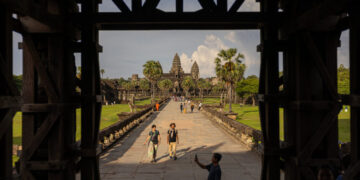 Asia’s Tourist Hot Spots Are Missing a Staple: Europeans