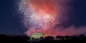 Bombs Bursting in Air Means Hours of Smoke and Confused Dogs in D.C.