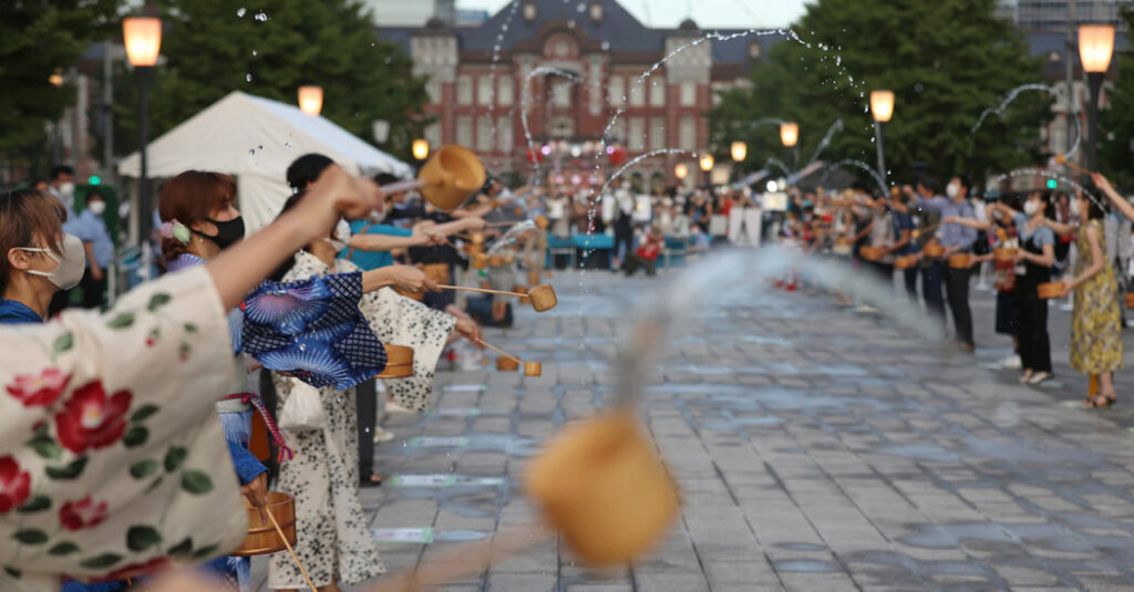 To Stay Cool, Wear Flowing Robes and Throw Water Around? Yes, Says Science.