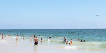 Swimmer Is Injured at Jones Beach in Possible Shark Attack