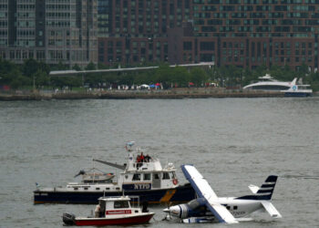 Their Seaplane Trip From the Hamptons Ends With a Scary 15 Seconds