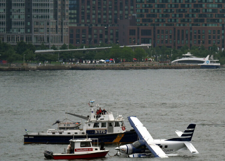 Their Seaplane Trip From the Hamptons Ends With a Scary 15 Seconds
